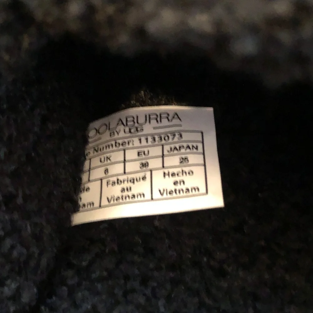 Koolaburra Black Women's Slippers - Picture 3 of 4